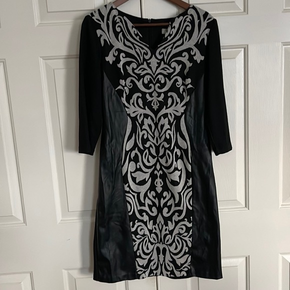 Dress - Picture 1 of 3
